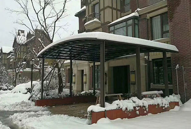 合抱式汽車車棚