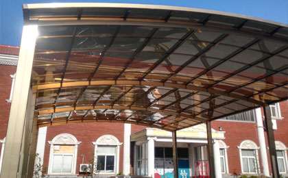 戶外合抱型車棚