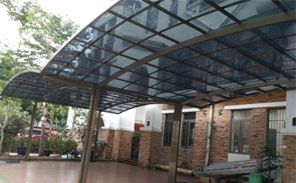 戶外合抱型車棚