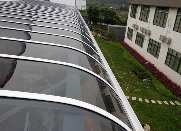 家用鋁合金防雨棚案例實(shí)圖